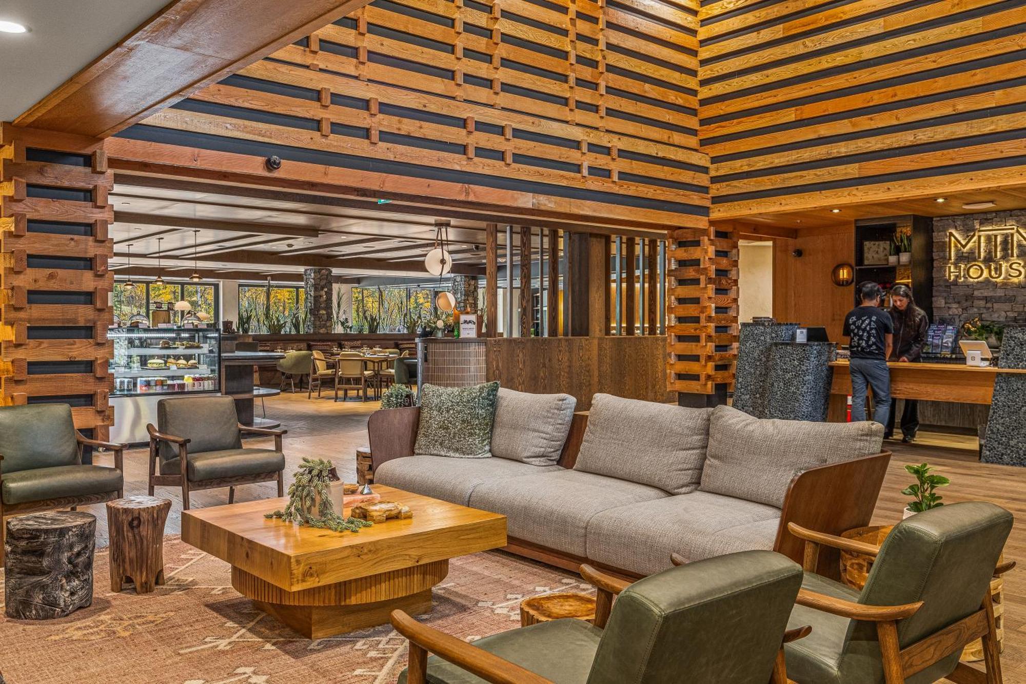 Mtn House By Basecamp Hotel 4*